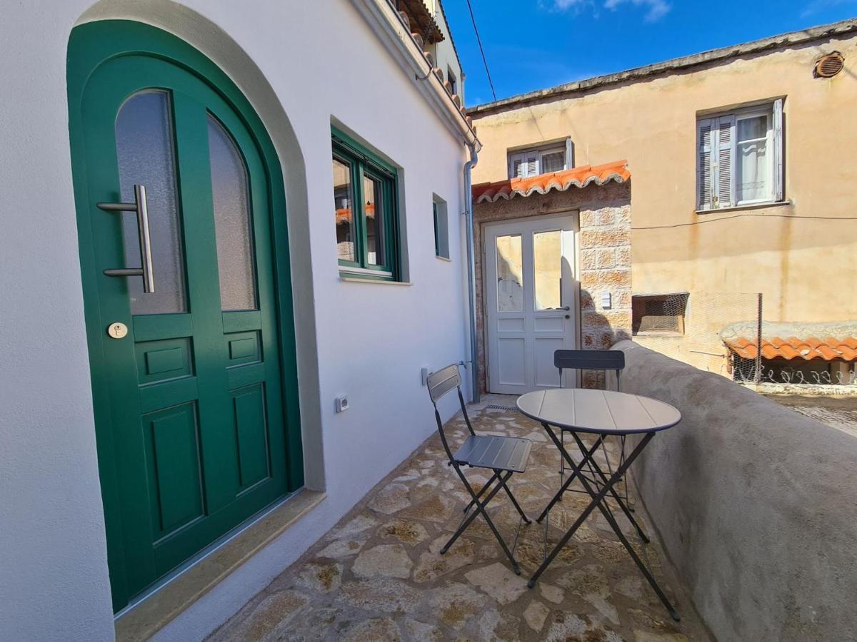 شقة Gythio Townhouse المظهر الخارجي الصورة
